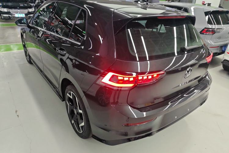 Used Volkswagen Golf 2025 Facelift 300TSI R-Line Rear Left 45 Deg