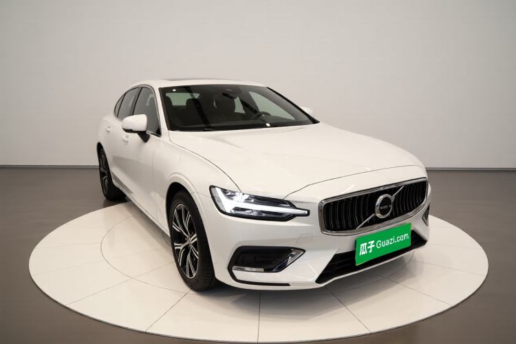 Used Volvo S60 2026 Model B4 Zhiyi Luxury Edition Exterior 1