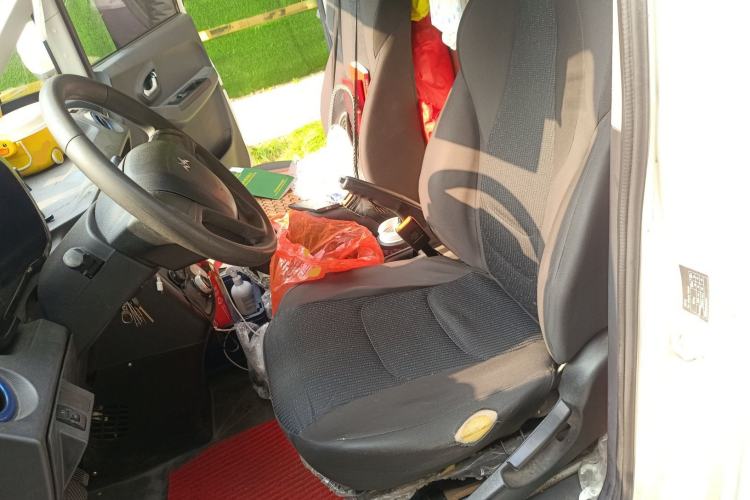 Used New Gonow Aoteng 2022 Pure Electric Van 41.93 kWh Hengtian Guoxuan Left Front Seat