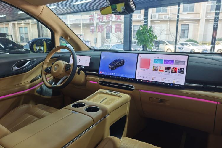 Used VOYAH Dream 2025 PHEV Four-Wheel-Drive Flagship Kunpeng Edition
