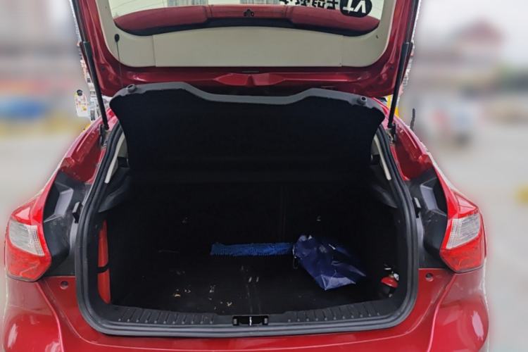 Used Ford Focus 2012 Hatchback 1.6L Automatic Fashion Edition Trunk