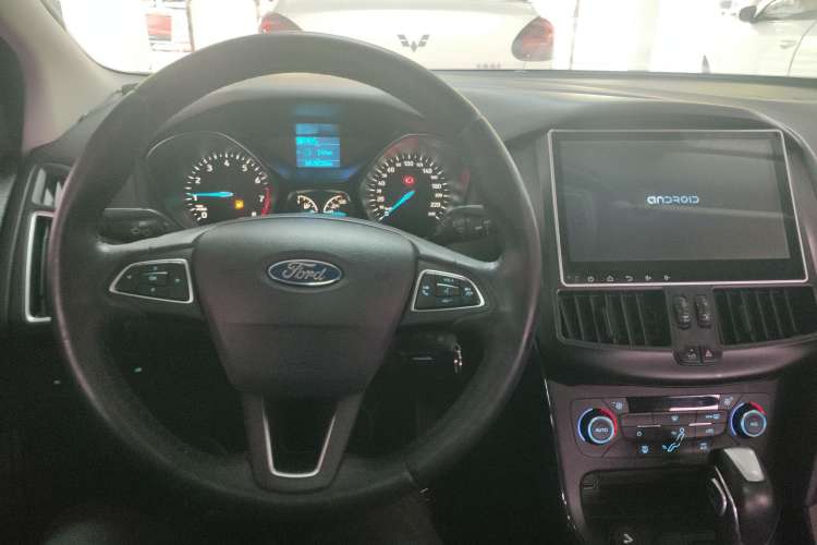 Used Ford Focus 2015 Hatchback 1.6L Automatic Fashion Edition