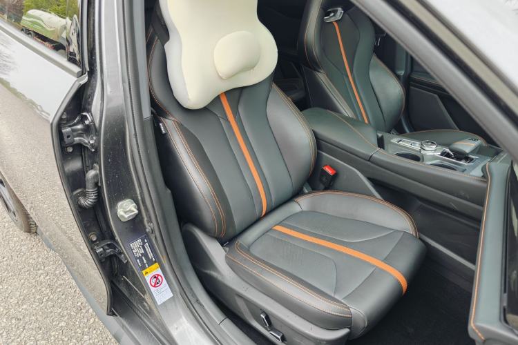 Used CHANGAN UNI-V 2025 1.5T 500Bar Prestige Version
