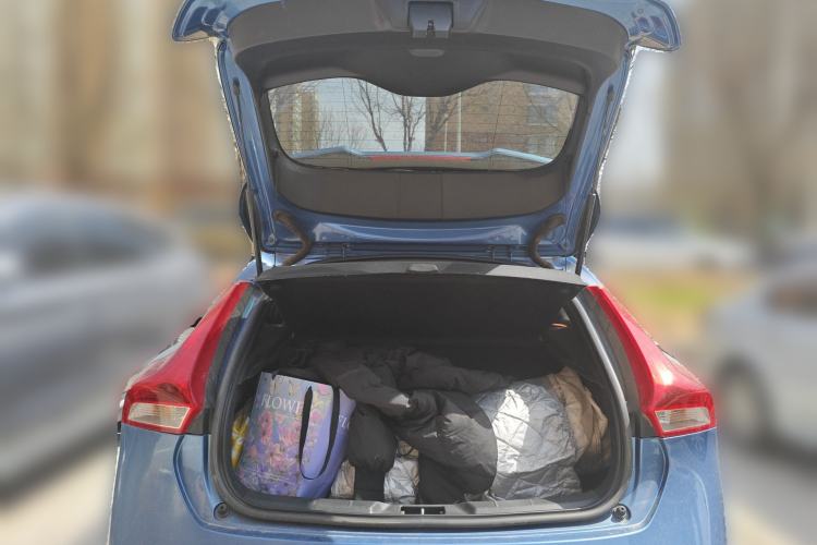 Used Volvo V40 2015 1.6T Zhiyi Edition
