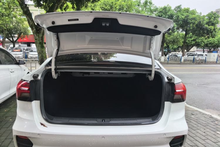 Used Roewe i5 2021 1.5L CVT Black Gold Edition