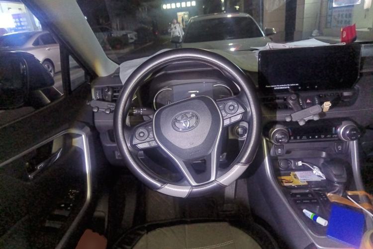 Used Toyota RAV4 2023 2.0L CVT Two-Wheel Drive Fashion Edition
