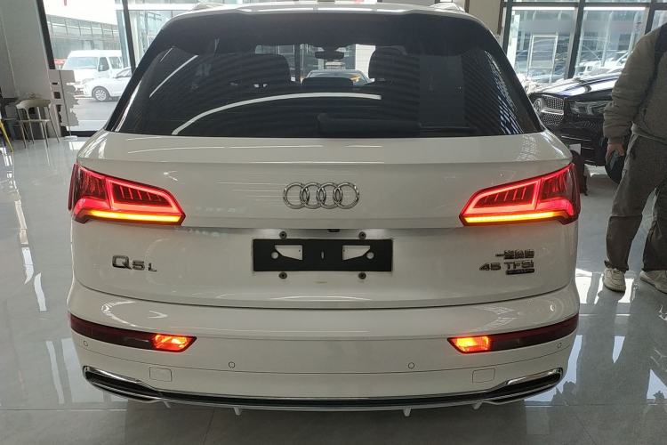 Used Audi Q5L 2020 Updated 40 TFSI Prestige Fashion Edition
