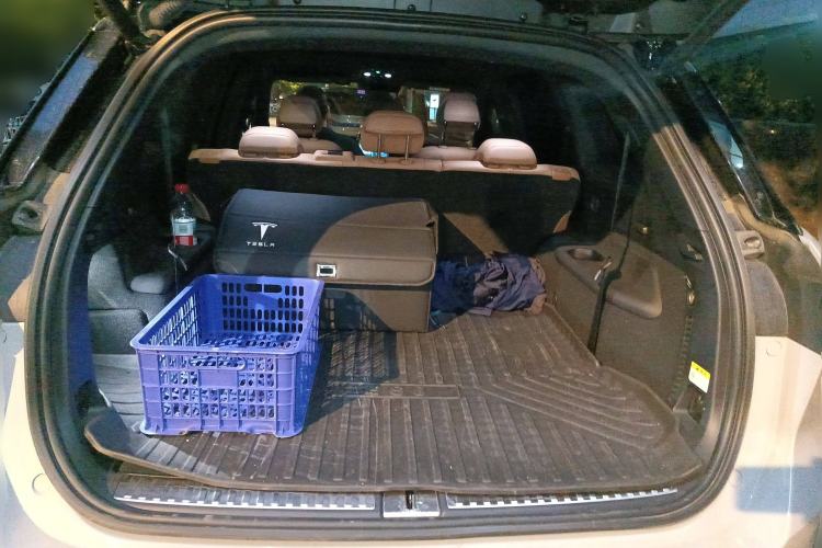 Used Nio ES8 2022 75 kWh 7-Seater Version Trunk