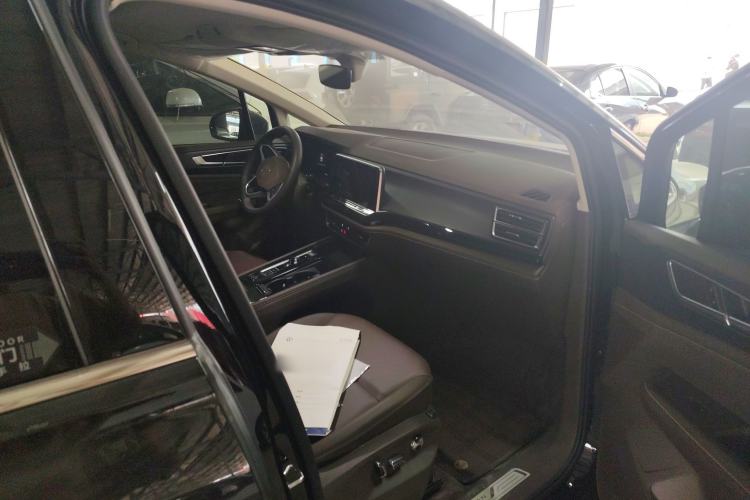 Used Volkswagen Viloran 2024 330TSI Business Edition Right Front Seat