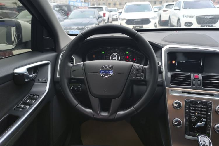 Used Volvo XC60 2016 T5 Smart Drive Edition
