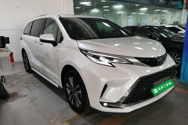 Used Toyota Granvia 2024 2.5L Hybrid Luxury Edition