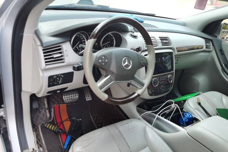 Used Mercedes-Benz R-Class 2010 R 350 L 4MATIC
