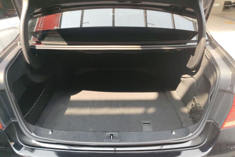 Used Mercedes-Benz E-Class 2015 E 260 L Sport Edition
