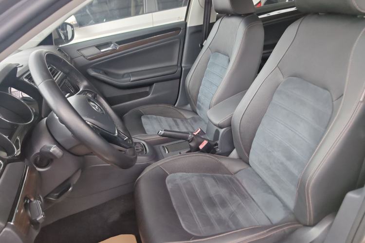 Used Volkswagen Sagitar 2017 230TSI Automatic Luxury Edition Left Front Seat