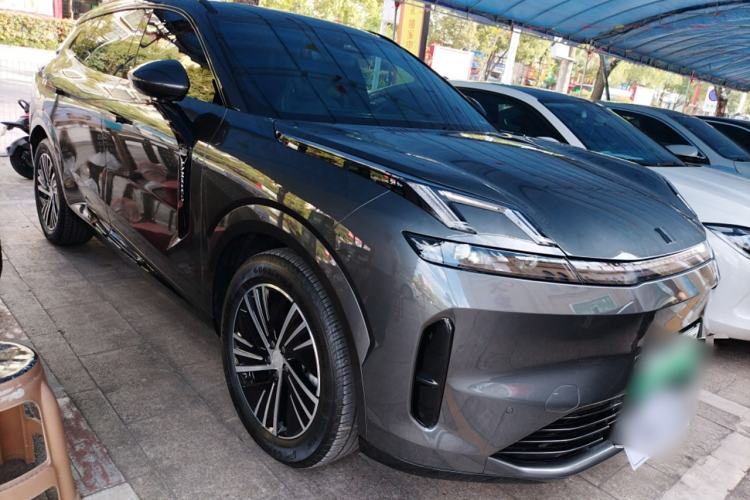 Used Lynk & Co 08 EM-P 2025 120km Long-Range Halo Exterior 2