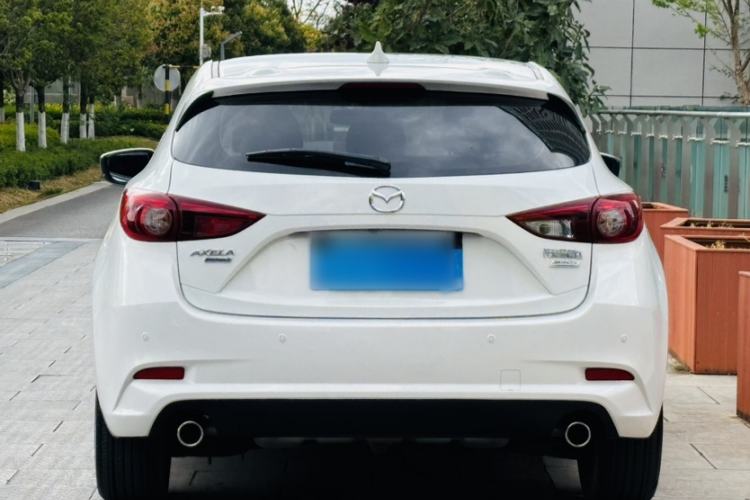 Used Mazda 3 Axela 2019 Cloud-Controlled Version Hatchback 2.0L Automatic Luxury Model China VI Standard