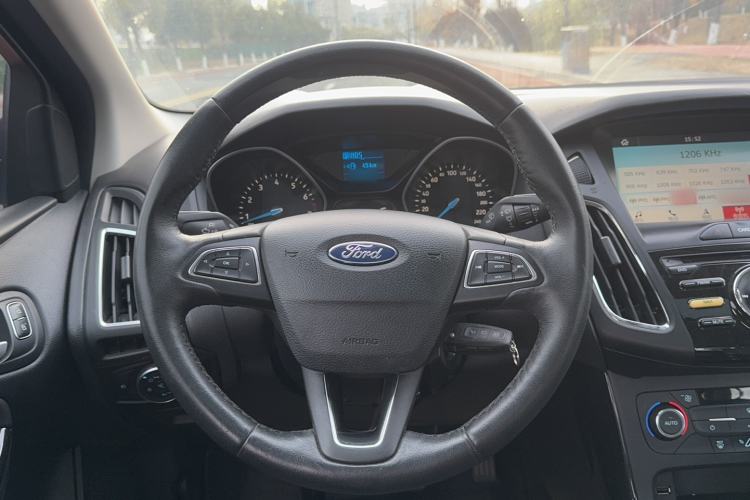 Used Ford Focus 2017 Sedan 1.6L Automatic Fashion Edition Smart Drive Version
