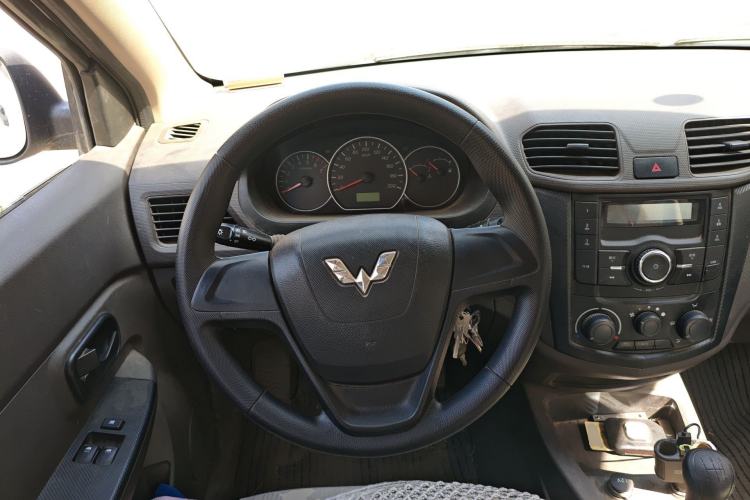 Used Wuling Hongguang 2015 1.5L S Base Model China IV