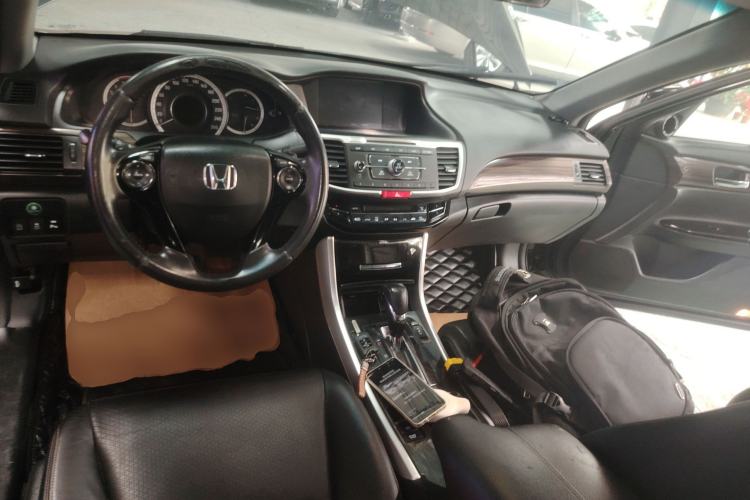 Used Honda Accord 2016 2.4L Comfort Edition Center Console