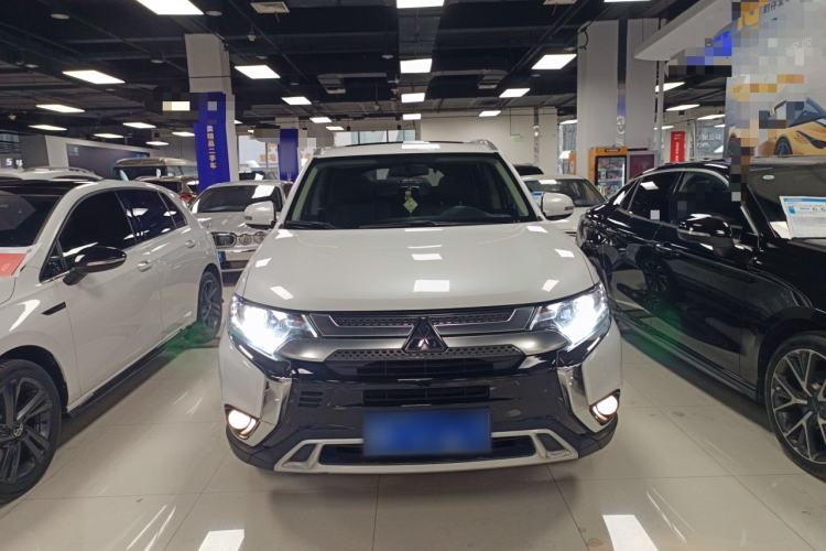Used Mitsubishi Outlander 2019 2.0L Two-Wheel Drive Comfort Edition 5 Seats China V Standard