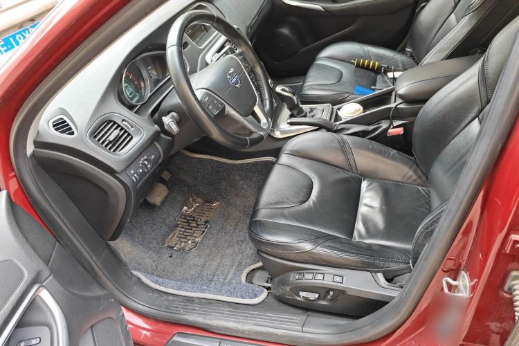 Used Volvo V40 2013 2.0T Zhiya Edition