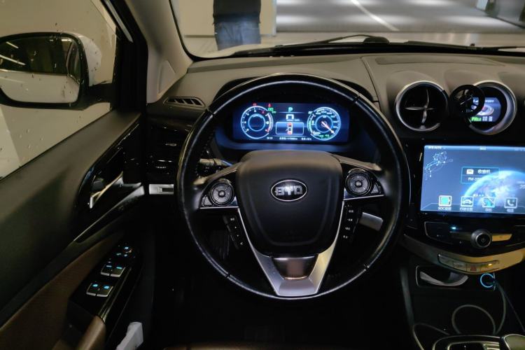 Used BYD Tang New Energy 2015 2.0T Four-Wheel-Drive Flagship Model Steering Wheel