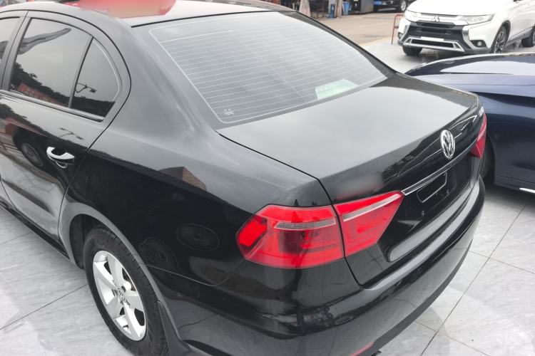 Used Volkswagen Lavida 2013 Revised Classic 1.6L Automatic Fashion Edition
