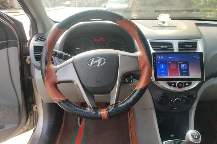 Used Hyundai Verna (older generation) 2014 1.4L Manual Smart GLS Trim Steering Wheel
