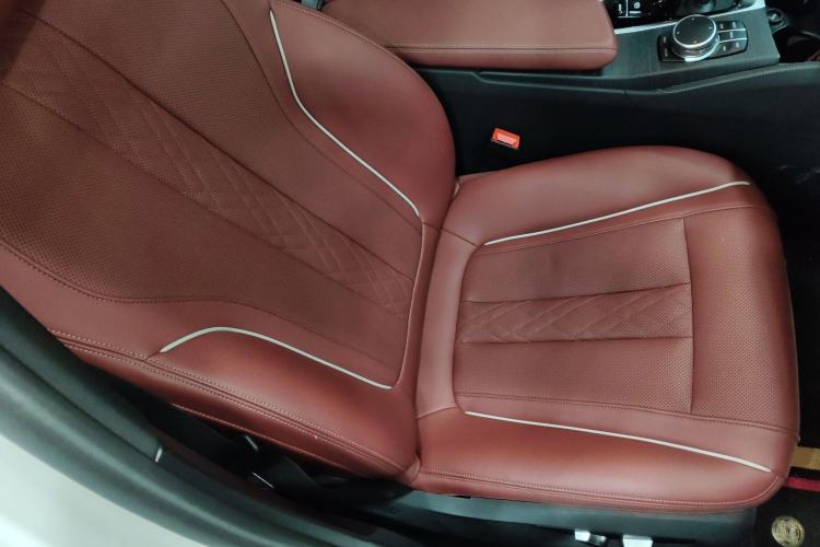 Used BMW 5 Series 2022 Second Facelift 530Li Leading Edition M Sport Package Right Front Seat