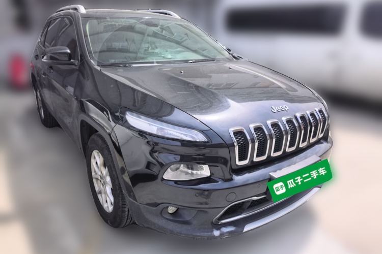 Used Jeep Cherokee 2016 2.4L Professional Edition Front Right 45 Deg