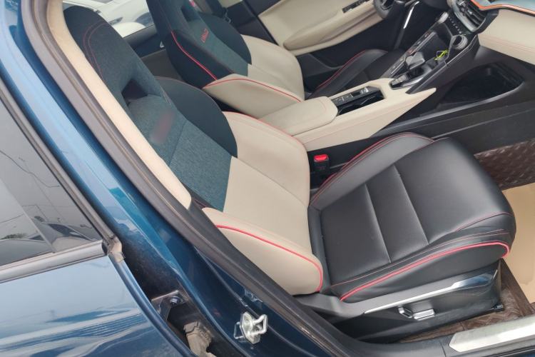 Used Lynk & Co 06 2020 1.5T YAO Halo Right Front Seat