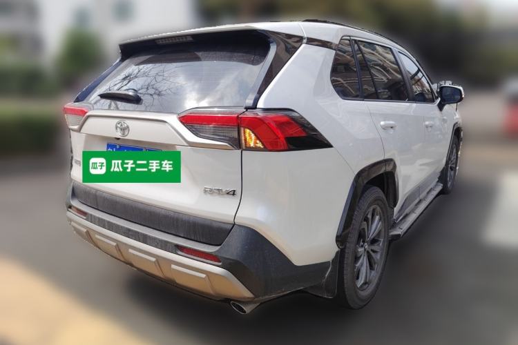 Used Toyota RAV4 2024 2.0L CVT Two-Wheel Drive Fashion Plus Edition
