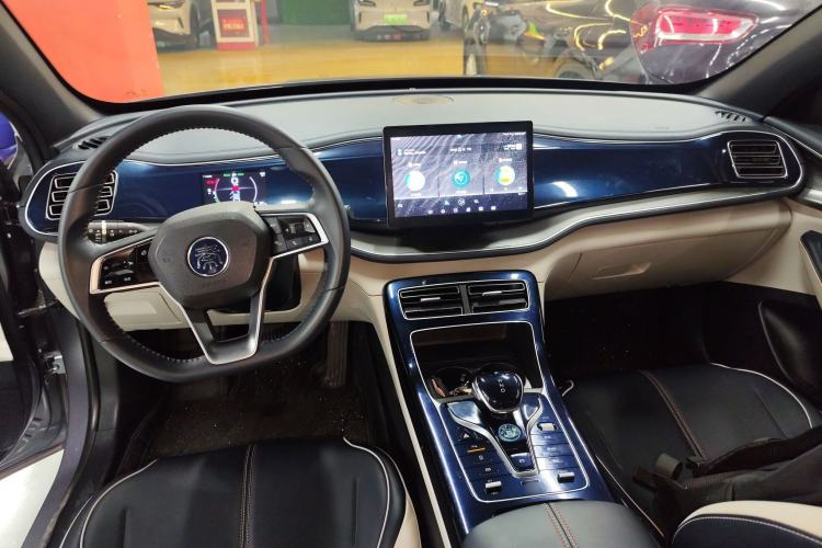 Used BYD Qin PLUS 2021 DM-i 55KM Flagship Model Center Console