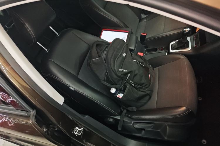 Used Volkswagen Tiguan 2016 280TSI Automatic Two-Wheel-Drive Silk Road Style Edition Right Front Seat