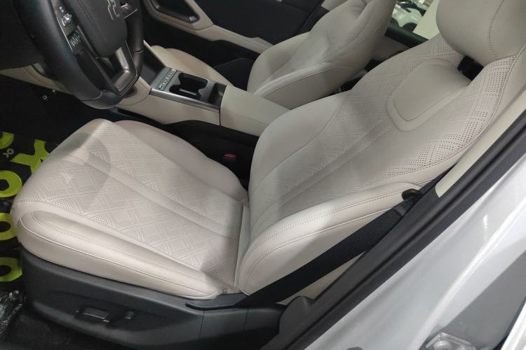 Used BYD Yuan UP 2025 Intelligent Driving Version 401 km Leading Edition
