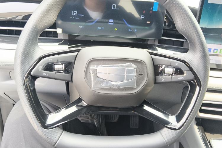 Used Geely Auto Emgrand X7 Sport 2026 Model 1.5TD Aspirational Steering Wheel