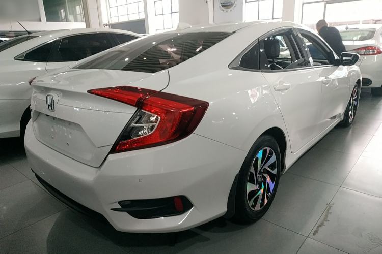 Used Honda Civic 2016 220TURBO CVT Luxury Edition
