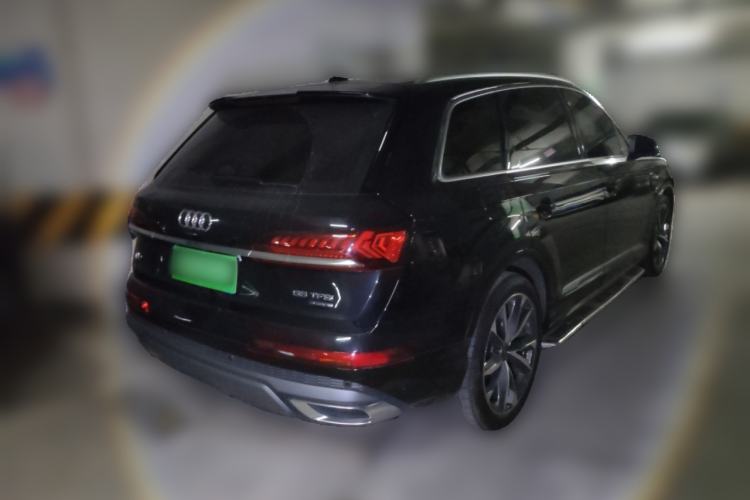 Used Audi Q7 2021 55 TFSI quattro S line Sport model
