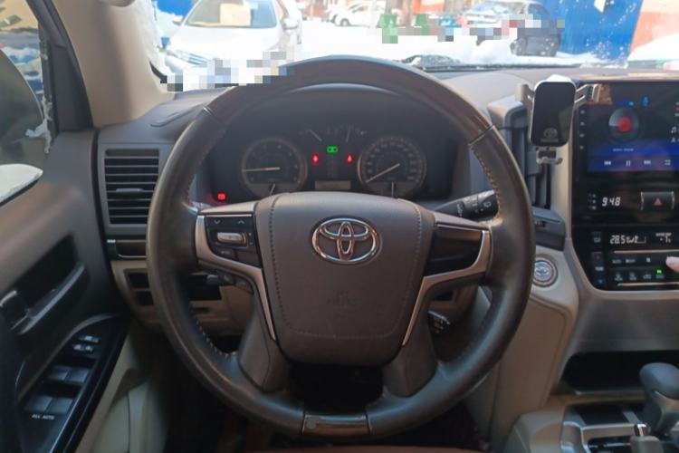 Used Toyota Land Cruiser 2019 4.0L Iron Wheels Refrigerator with Electric Base Basic Version—Middle East
