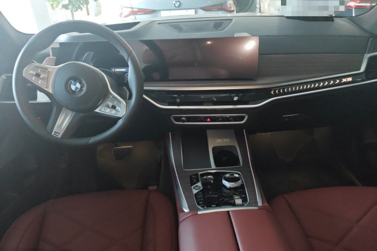 Used BMW X5 2023 xDrive 40Li Luxury Edition M Sport Night Vision Package Interior 2