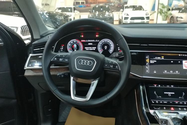 Used Audi Q7 2022 55 TFSI quattro S line Sport model