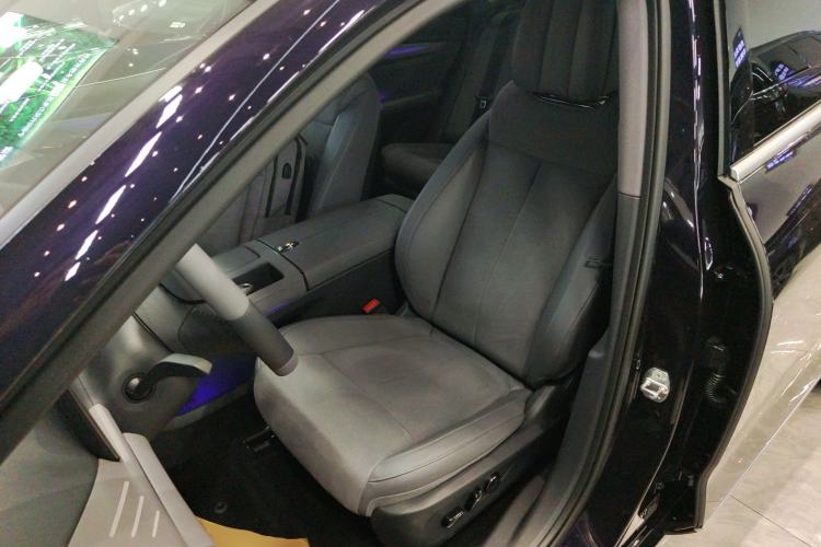 Used VOYAH PASSION 2024 PHEV Four-Wheel Drive Ultra-Long Range Flagship Model
