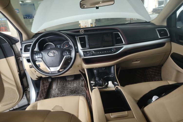 Used Toyota Highlander 2015 2.0T Two-Wheel Drive Elite Edition 7 Seats
