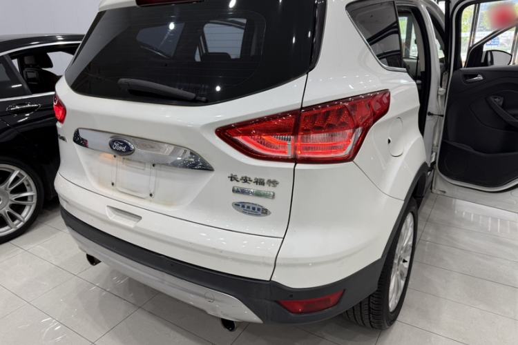 Used Ford Kuga 2013 1.6L GTDi Two-Wheel-Drive Trend Model Exterior 7