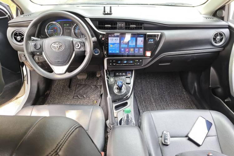 Used Toyota Corolla 2017 Revised Dual-Engine 1.8L E-CVT Leading Edition Center Console