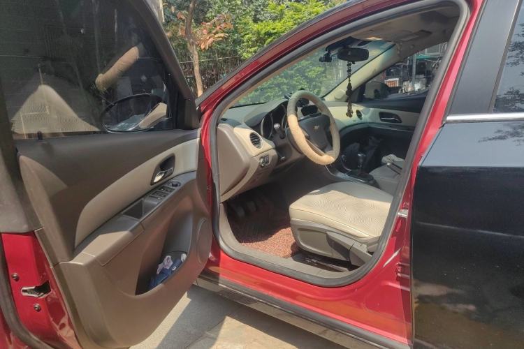 Used Chevrolet Cruze 2015 1.5L Classic SE MT
