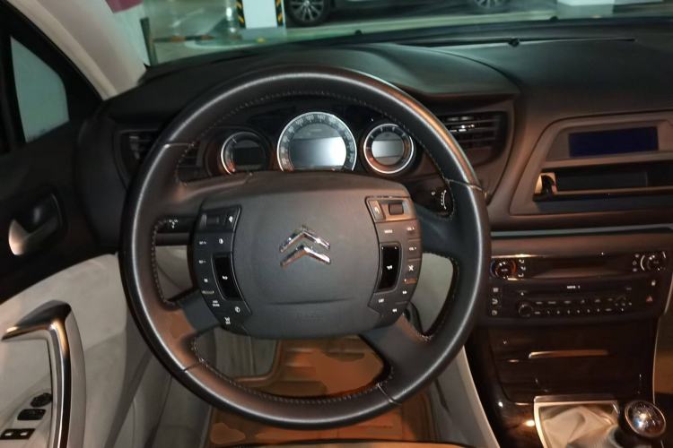 Used Citroen C5 2013 2.0L Manual Comfort Version Steering Wheel