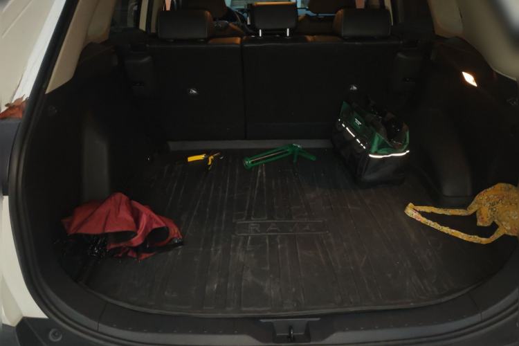 Used Toyota RAV4 2021 2.0L CVT Two-Wheel Drive Fashion PLUS Edition Trunk