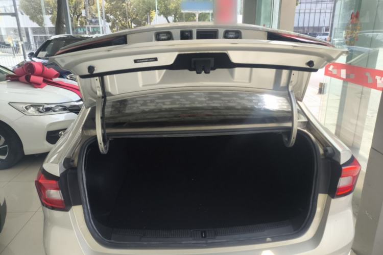 Used Roewe i5 2019 1.5L Automatic 4G Connected Linghao Flagship Edition