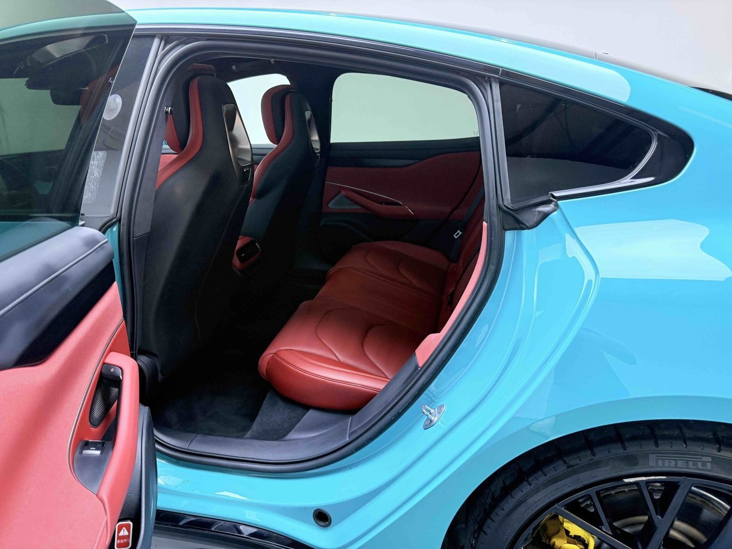 Xiaomi Auto SU7 2024 Four-Wheel Drive Ultra-Long Range Advanced Intelligent Driving Max Edition — снимка 20